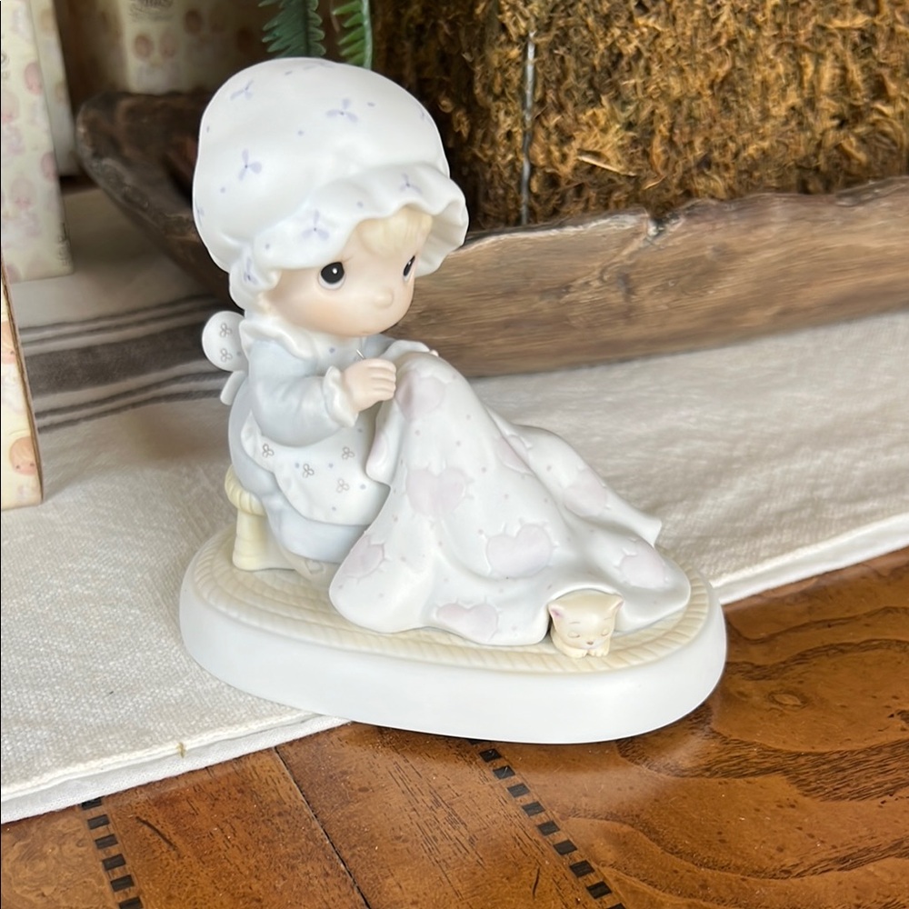 Precious Moments Figurine Love Covers All